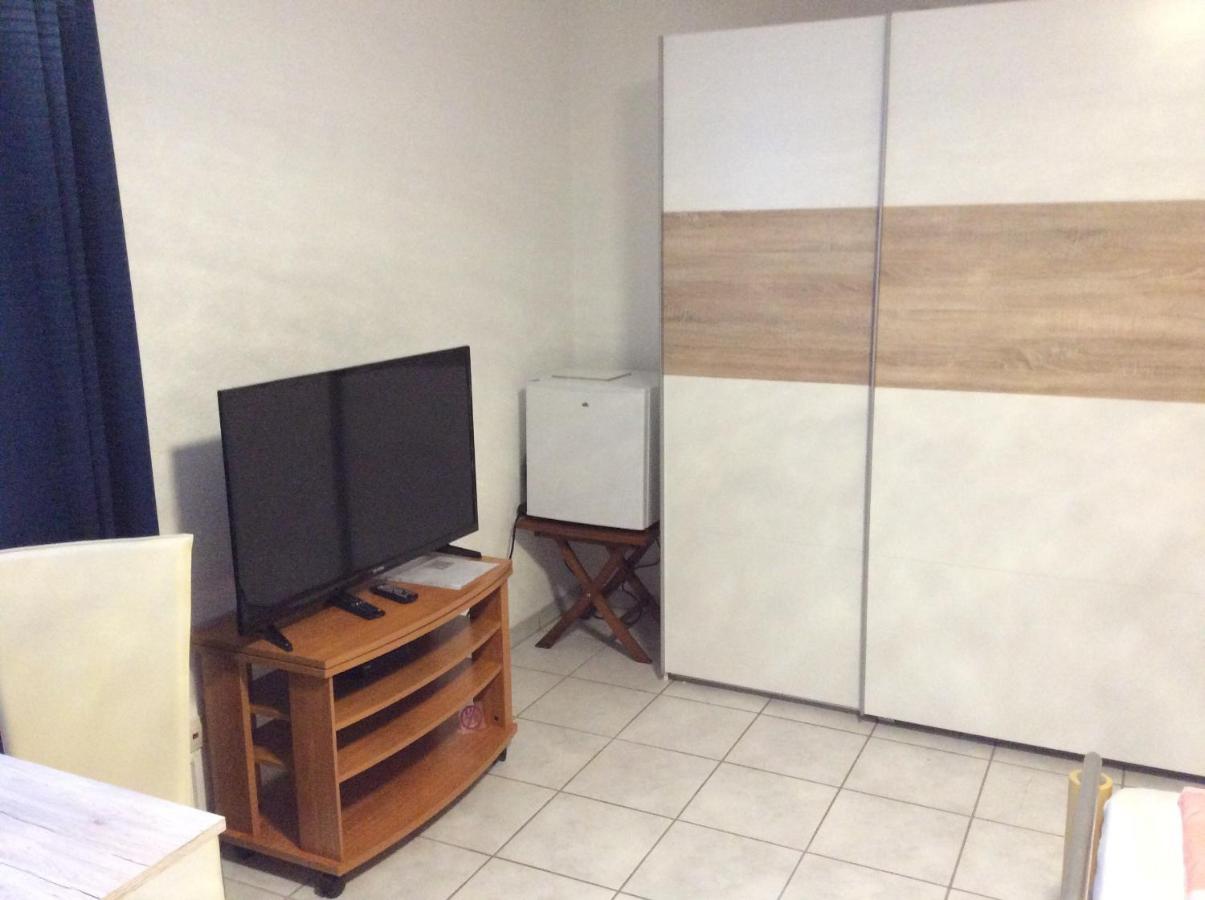 Volkertshausen Ferienappartement Souterrain מראה חיצוני תמונה