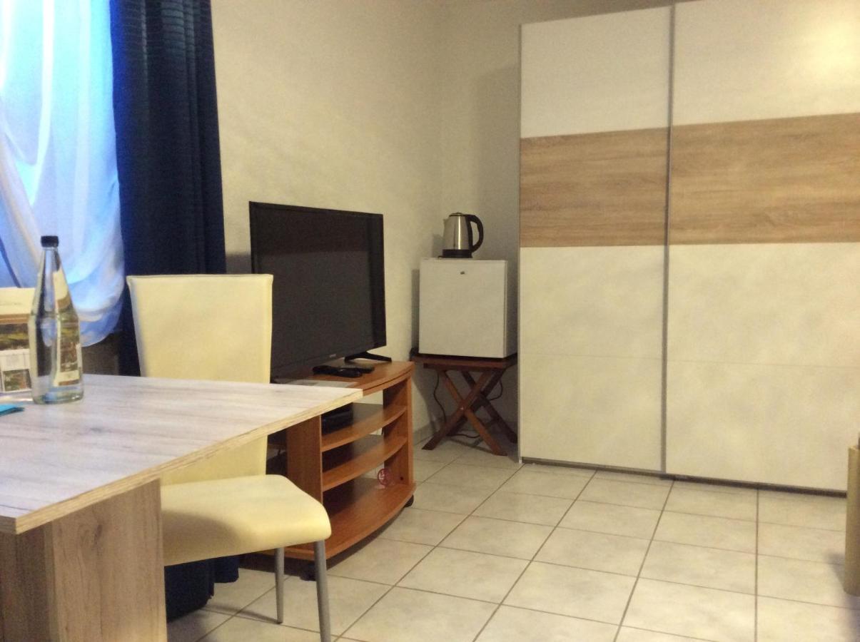 Volkertshausen Ferienappartement Souterrain מראה חיצוני תמונה