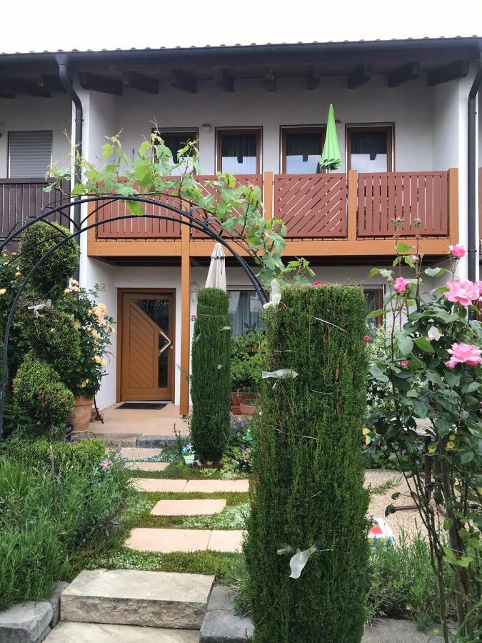 Volkertshausen Ferienappartement Souterrain מראה חיצוני תמונה